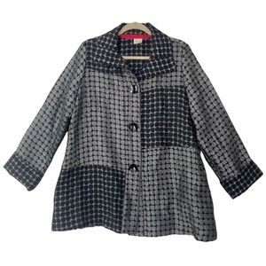 Et Lois artsy bubble colorblock big button top. Size Large